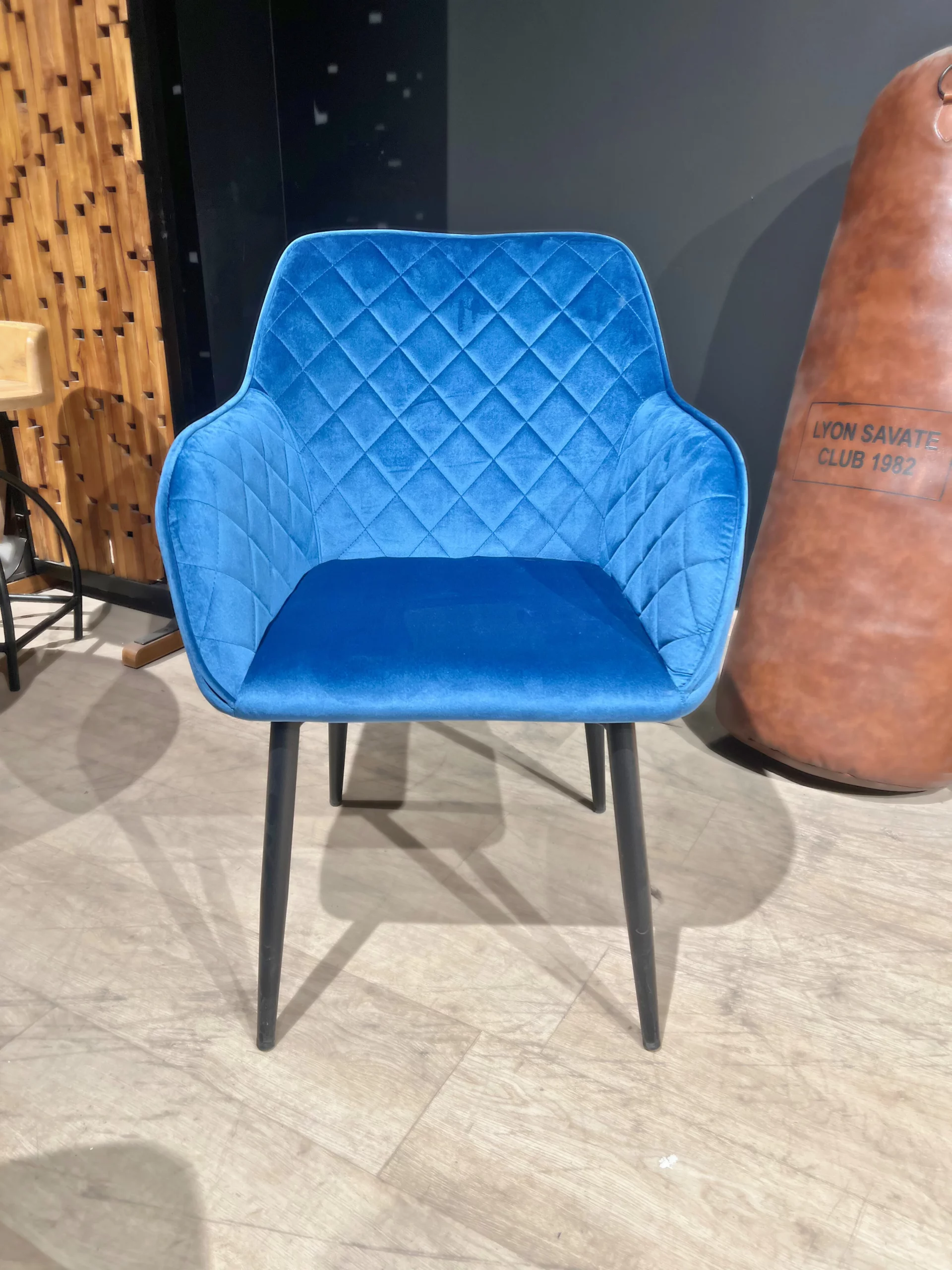 Un fauteuil de salle à manger