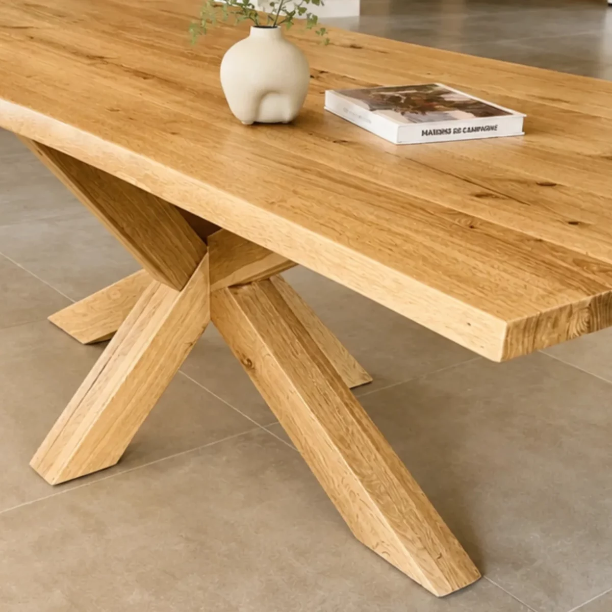 Un pied de table en chêne massif