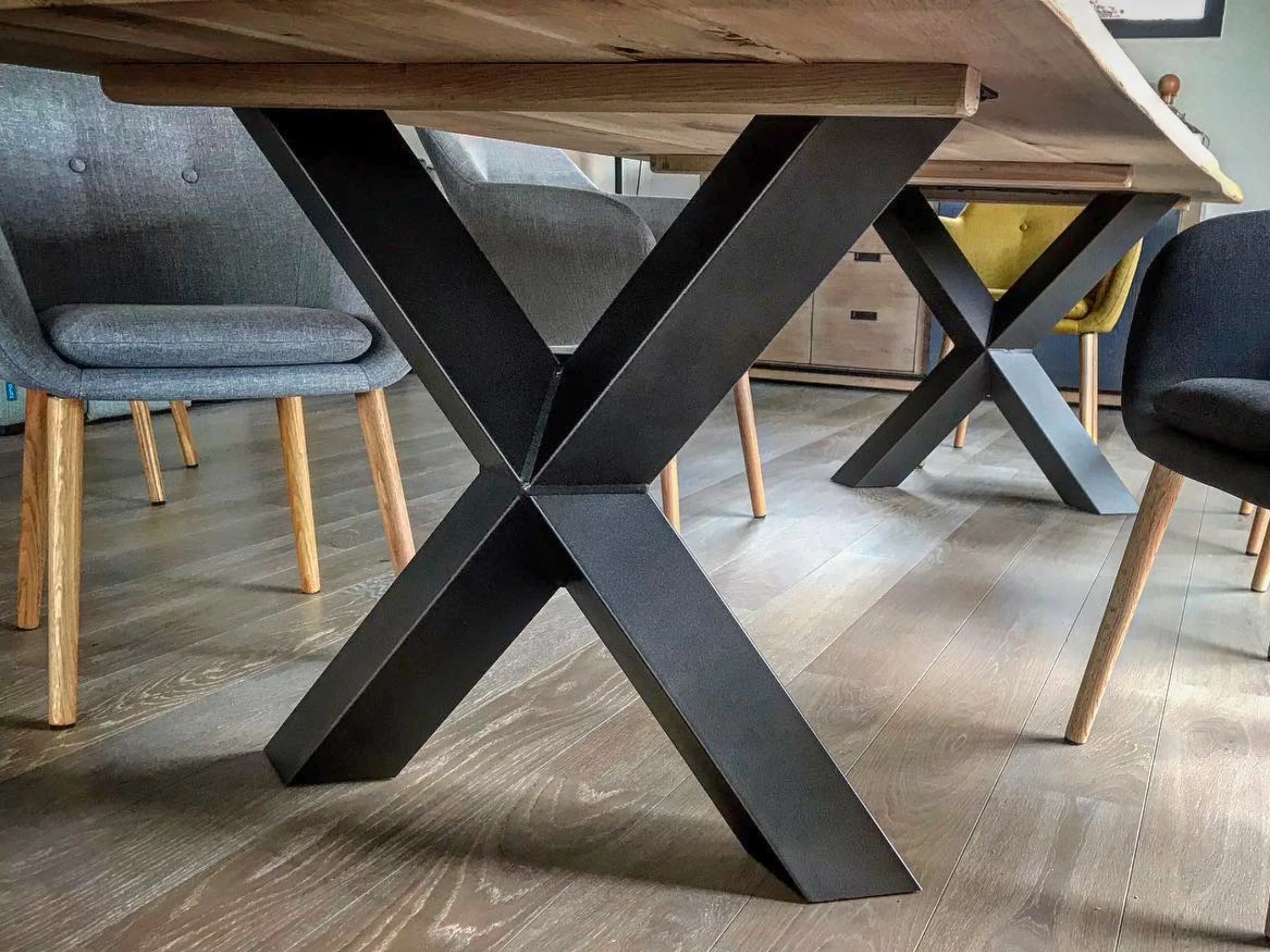 Un pied de table sur mesure
