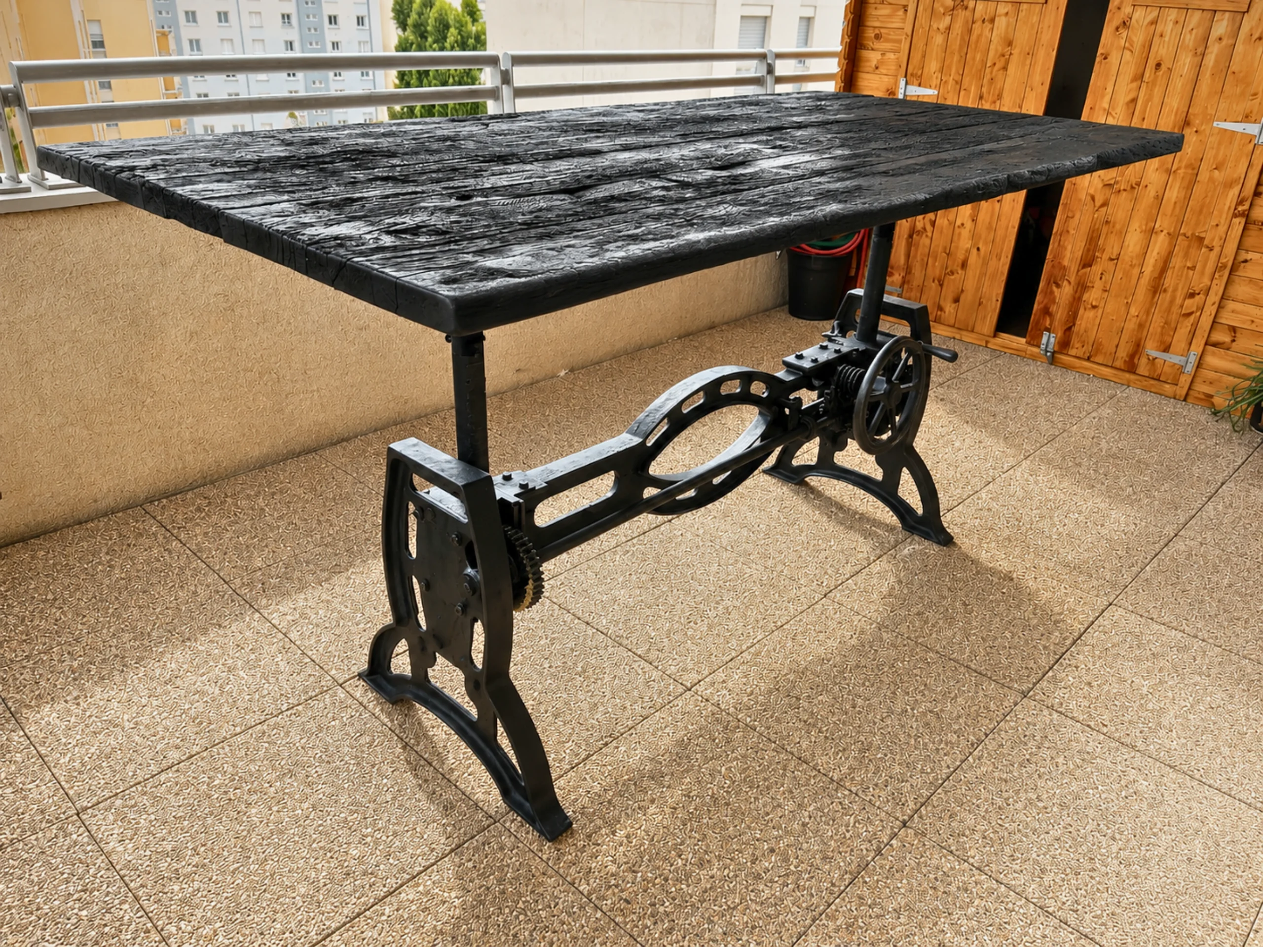 Une table ajustable