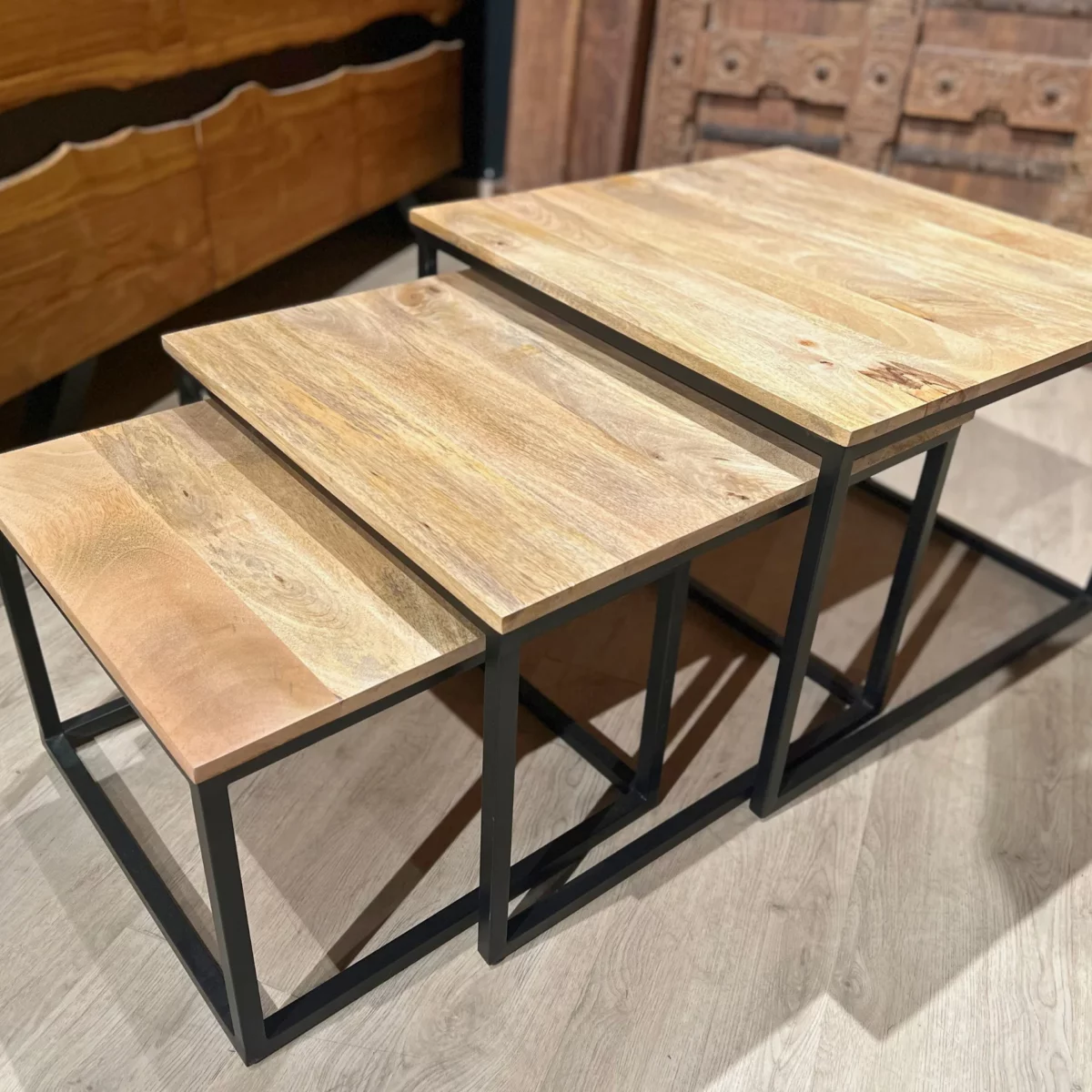 Un ensemble de table basse gigogne en bois