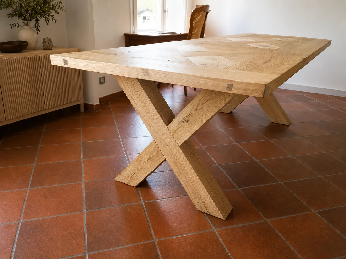 Une table en chêne clair