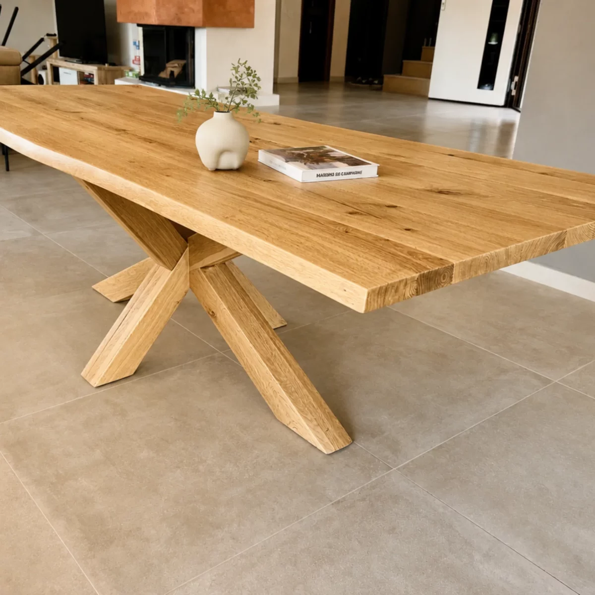 Une table pied central en chêne
