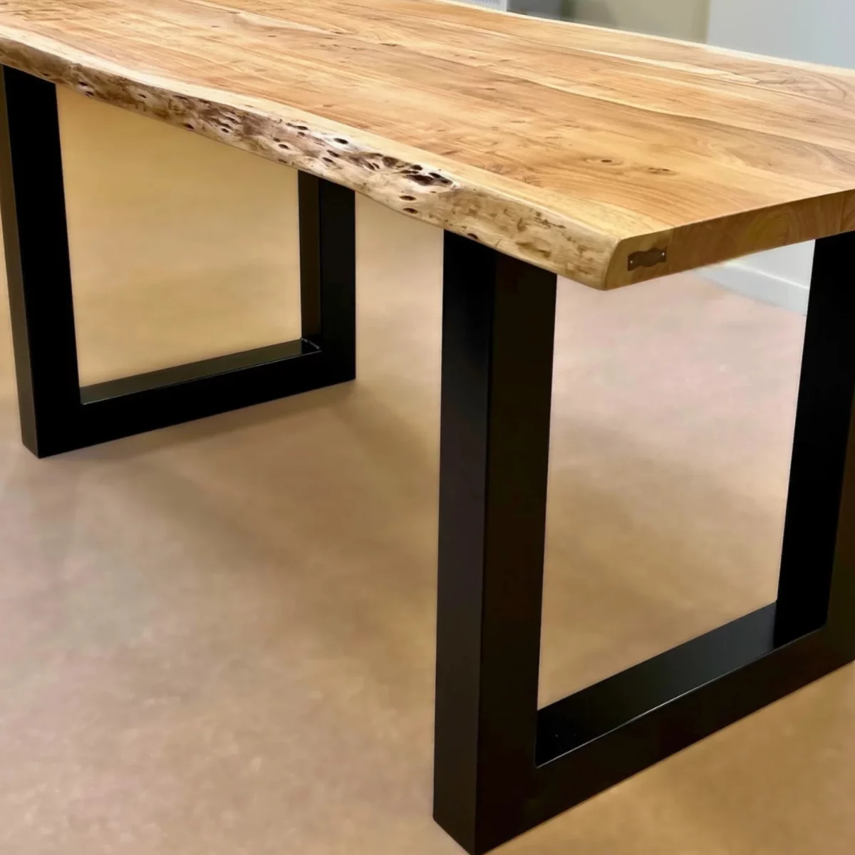 [Legs for-] bar tables