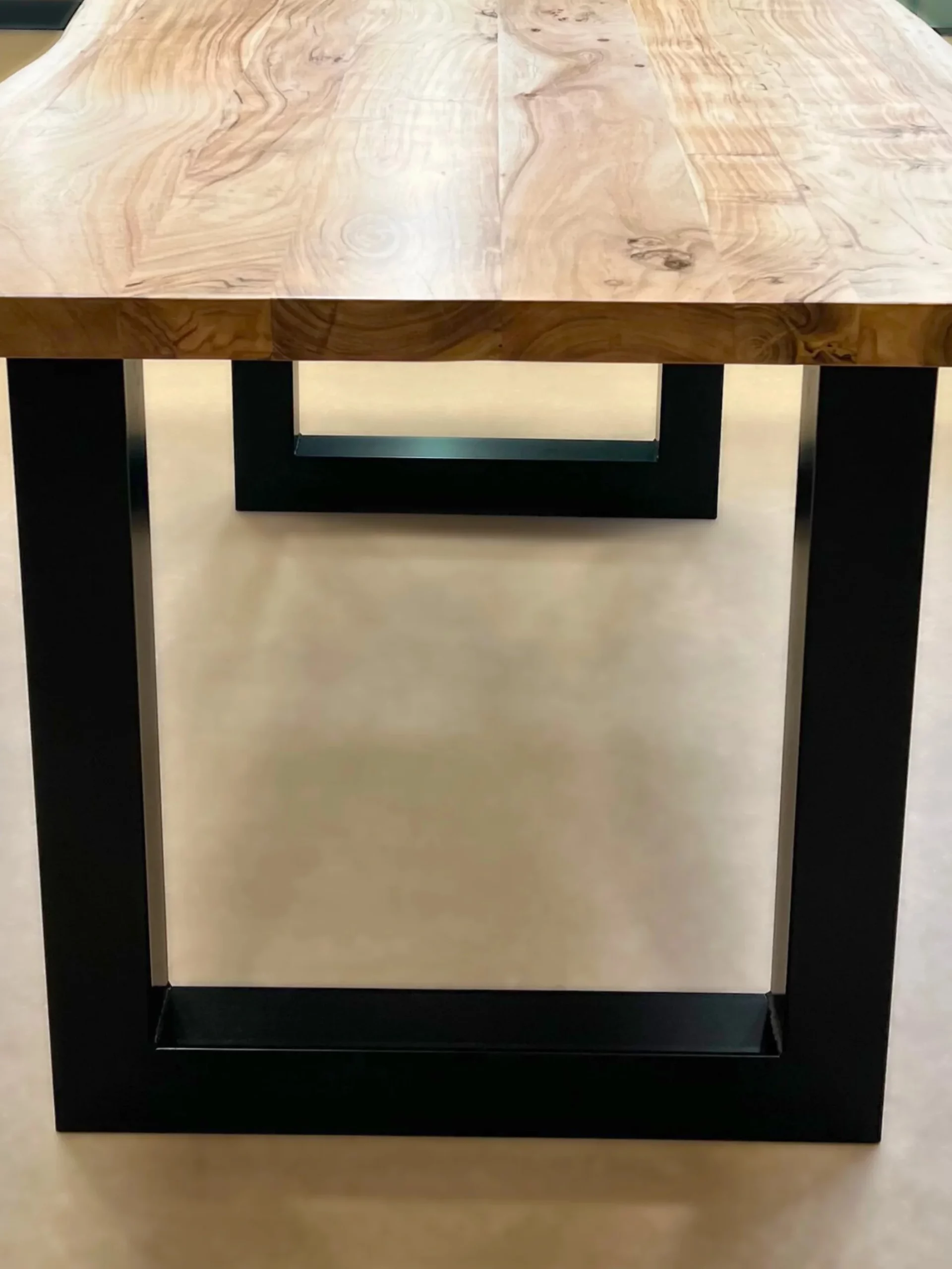 Des pieds de table haute