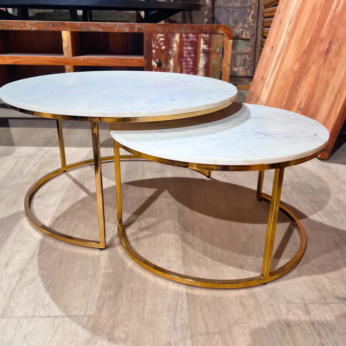 Deux tables basses en marbre
