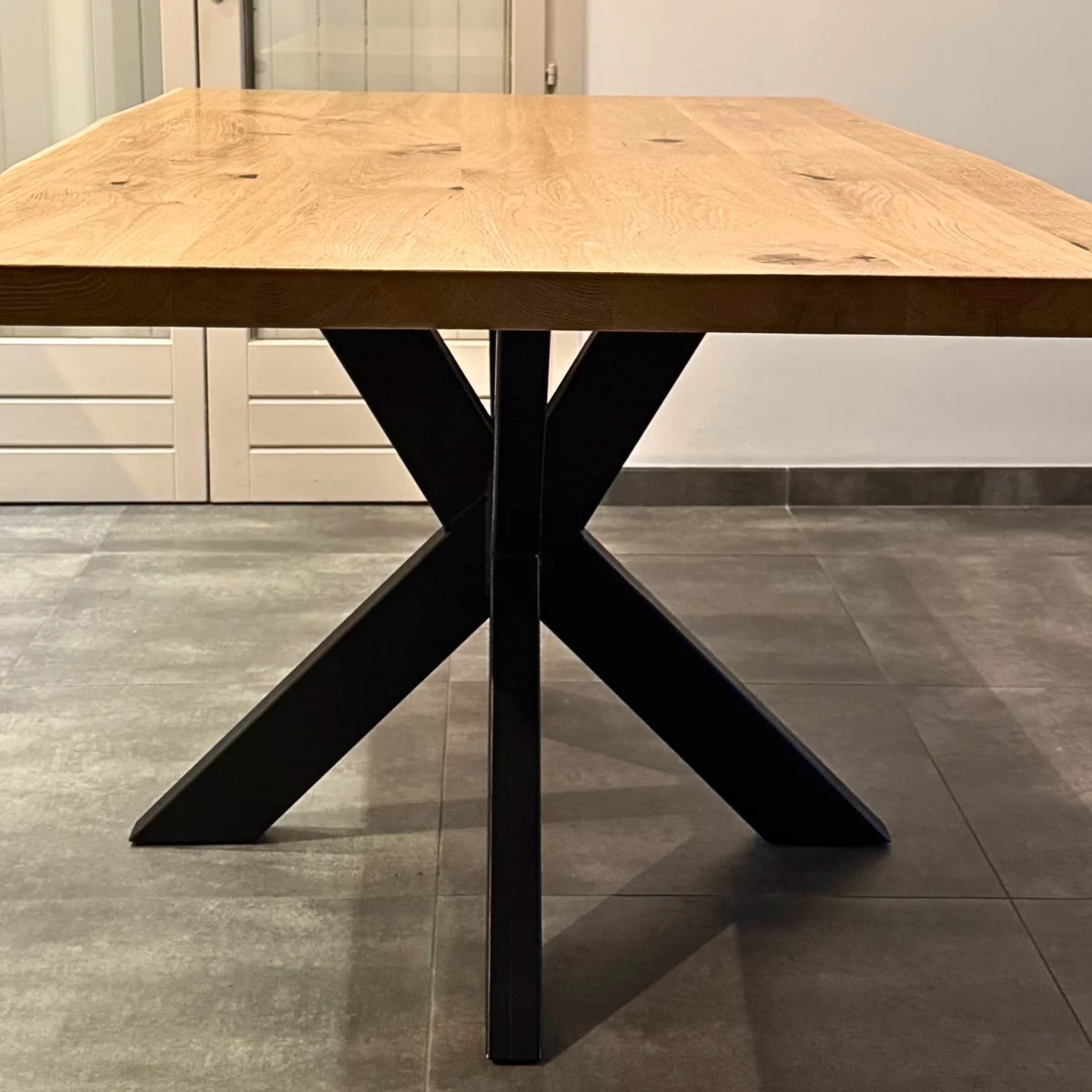 Un pied pour petite table