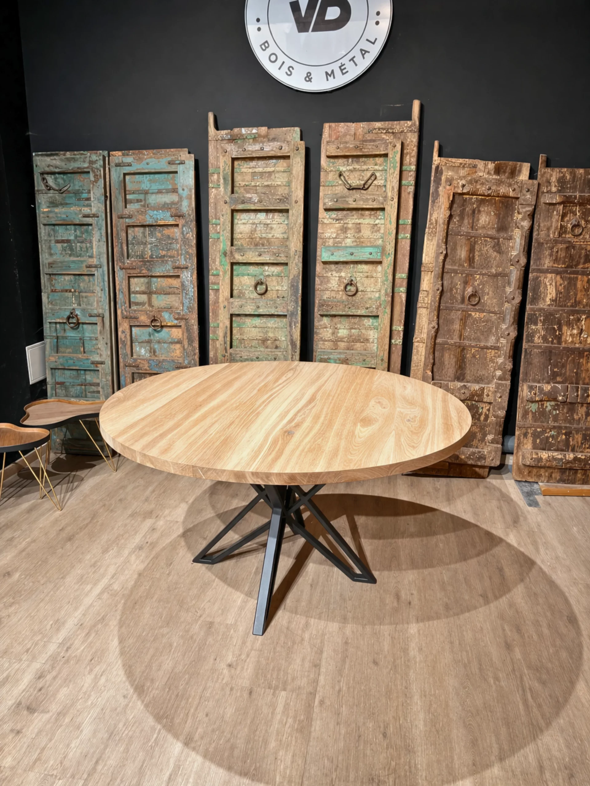 Table moderne ronde en bois