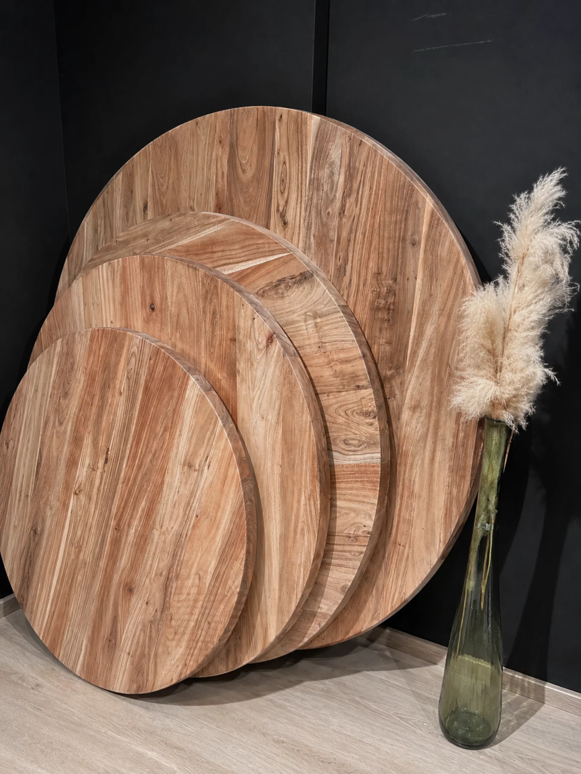 Un plateau de table rond
