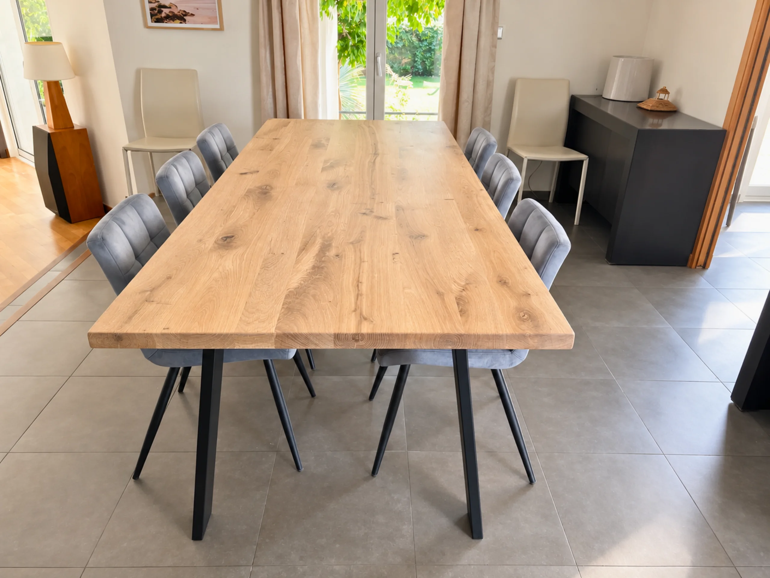 Une table bois et métal
